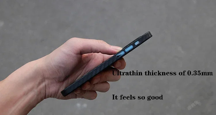 Structure en fibre de carbone Matériau TPU souple de haute qualité | Étui léger et imperméable anti-empreintes digitales et anti-rayures pour Apple iPhone et protection de l'appareil photo