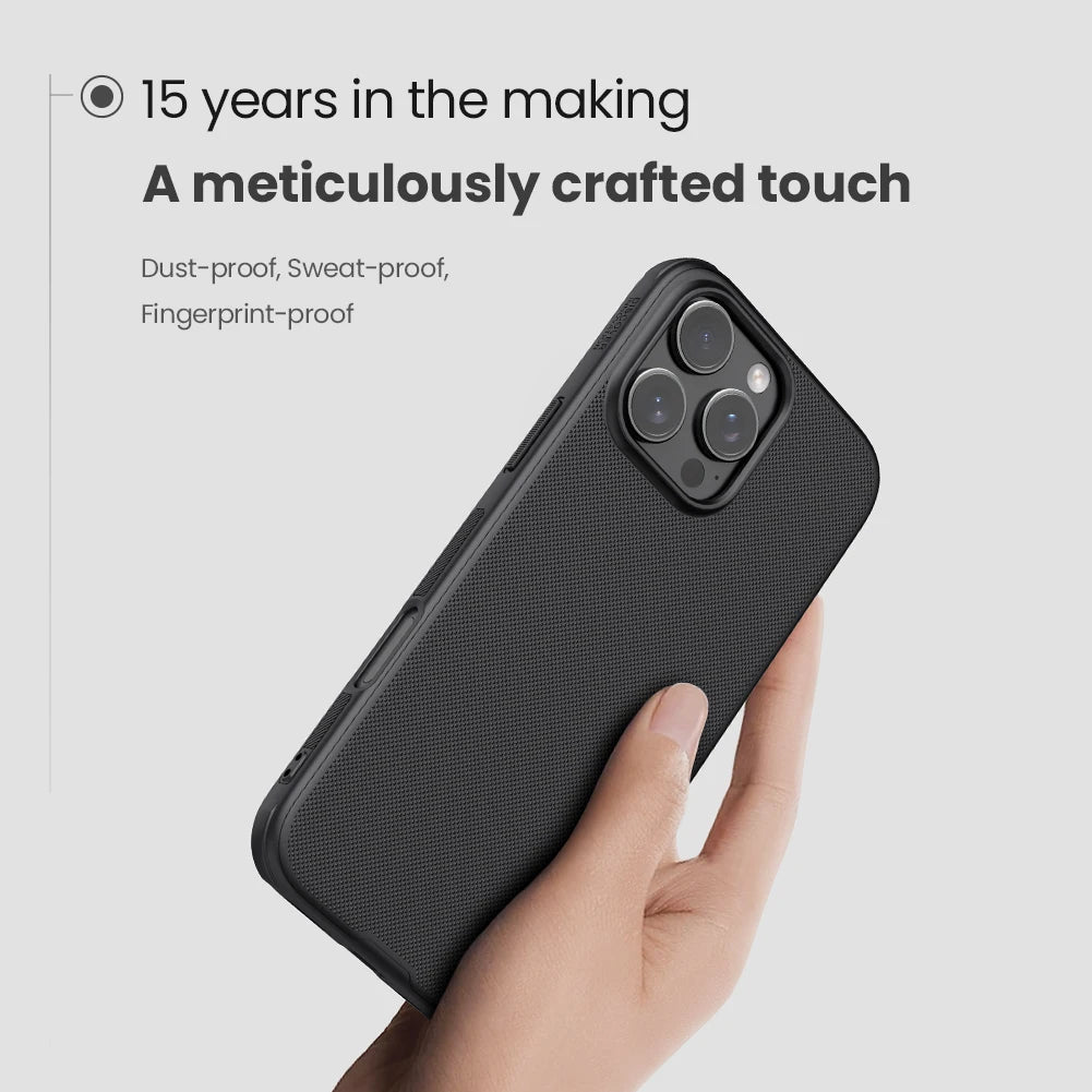 Structure en fibre de carbone Matériau TPU souple de haute qualité | Étui léger et imperméable anti-empreintes digitales et anti-rayures pour Apple iPhone et protection de l'appareil photo
