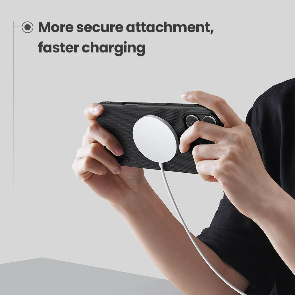 Structure en fibre de carbone Matériau TPU souple de haute qualité | Étui léger et imperméable anti-empreintes digitales et anti-rayures pour Apple iPhone et protection de l'appareil photo