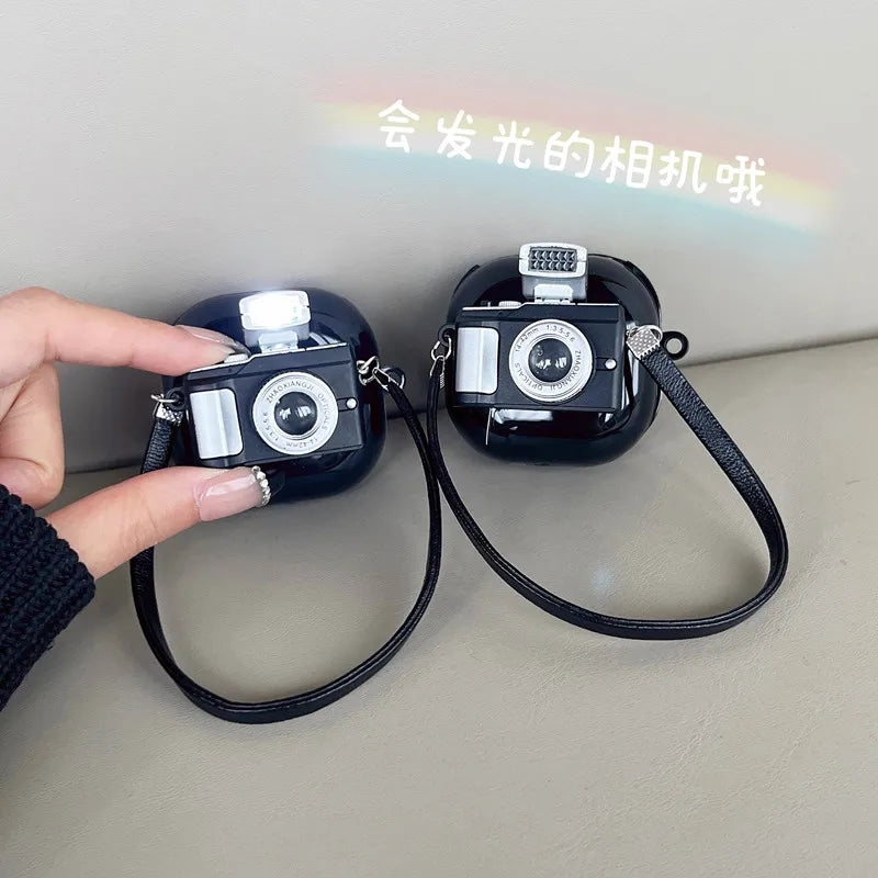 Étui pour écouteurs au design rétro de qualité supérieure avec flash lumineux pour Apple AirPods 1, 2, 3 et Pro : étui de protection en silicone souple avec sangle – Étui élégant et protecteur pour AirPods de 3e génération