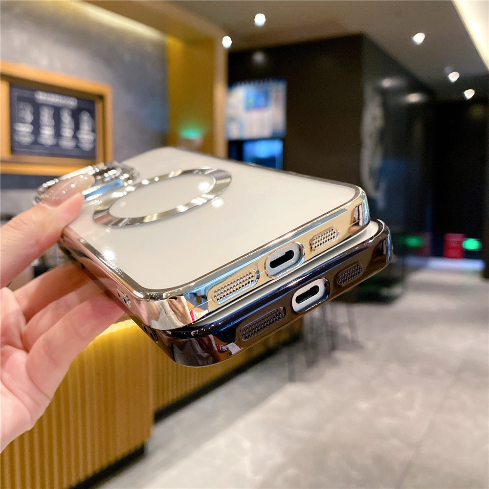 Coque Apple iPhone de luxe magnétique en silicone souple | Protection de l'appareil photo, revêtement transparent de qualité supérieure, chargement sans fil Magsafe et résistant aux rayures.